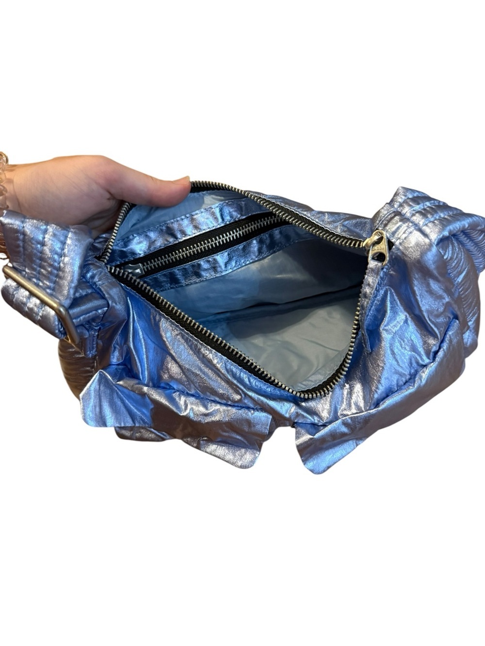 BAGGU Metallic Blue Cargo Shoulder Bag Electric Blue Y2K Baguette UO Exclusive - Picture 5 of 6